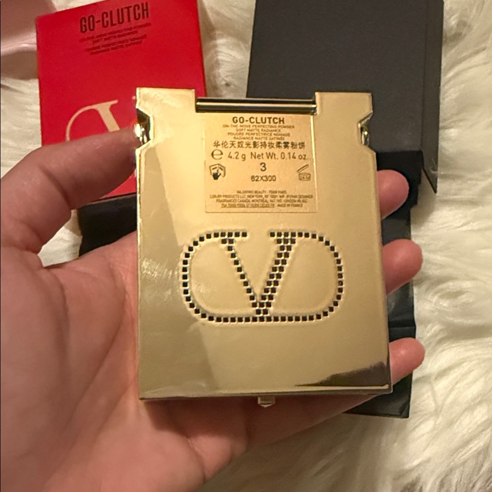 GO-CLUTCH REFILLABLE COMPACT POWDER MSRP$205 - Picture 7 of 8